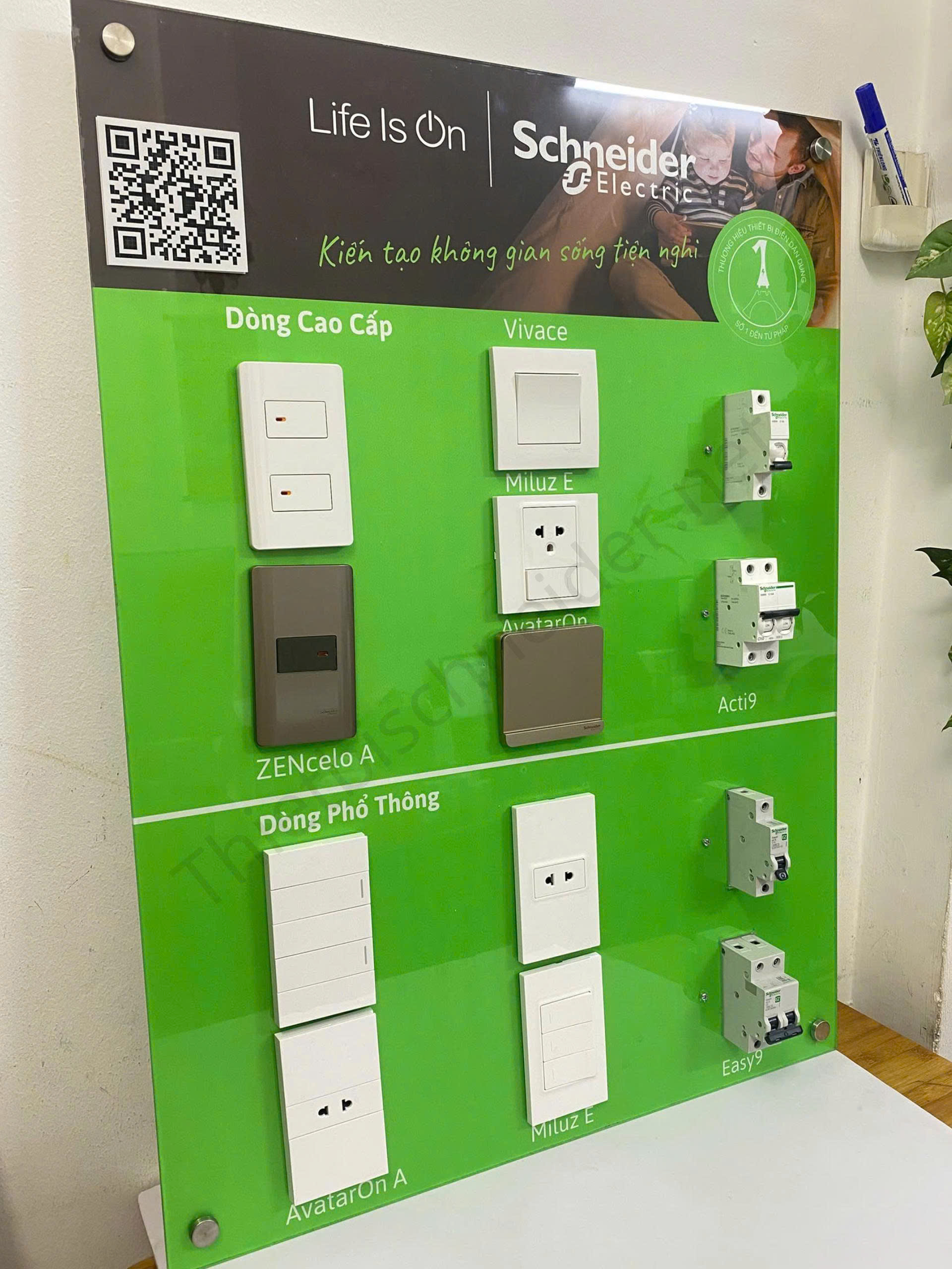 Schneider Electric là thương hiệu nổi tiếng toàn cầu đến từ Pháp với nhiều dòng công tắc ổ cắm chất lượng cao, đáp ứng cả yêu cầu kỹ thuật lẫn tính thẩm mỹ cho công trình hiện đại.
